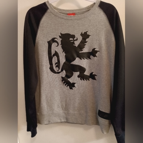 Nike Lebron James Virescit VV LBJ LION Collectible Sweatshirt - Picture 1 of 6